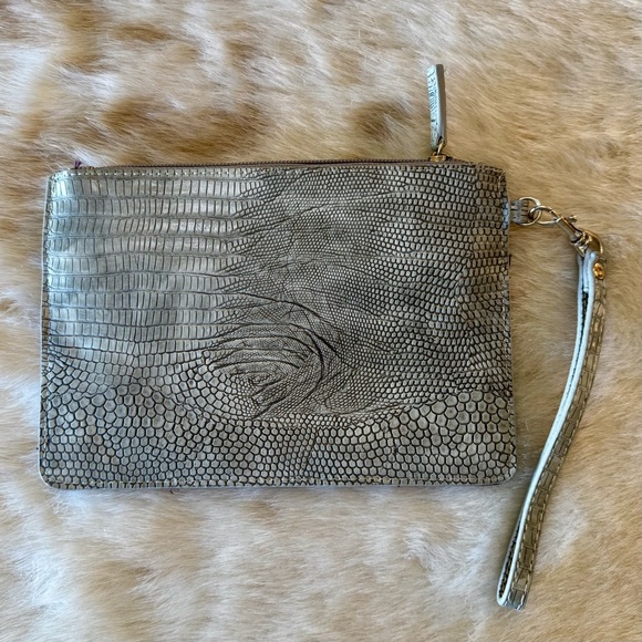 Sondra Roberts Squared 2-tone faux leather wrislet - Picture 3 of 9